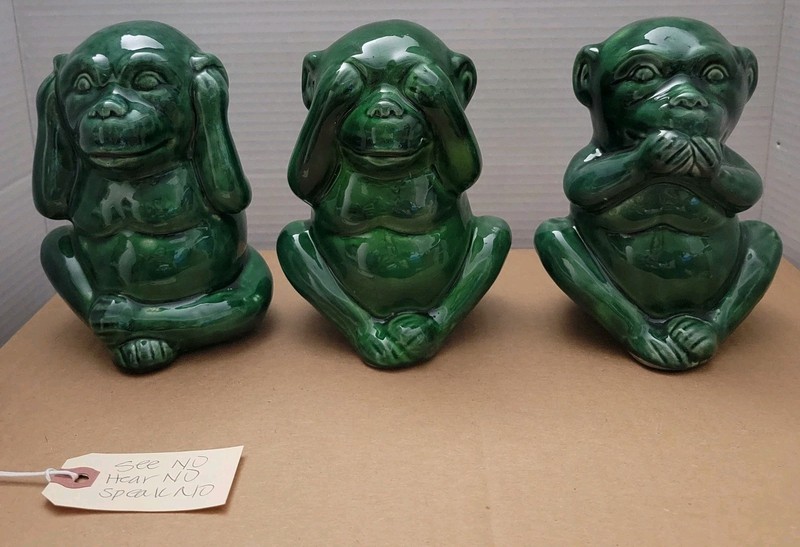Hear no evil, See no evil, Speak no evil figurines/monkeys