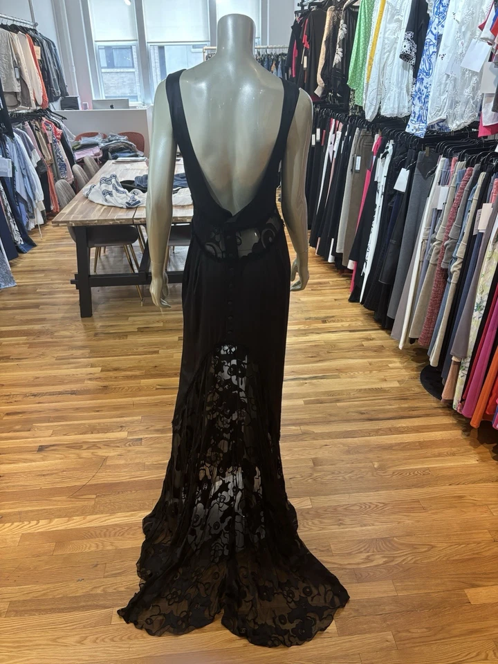 VESTIDO DE NOCHE CHANEL NEGRO CON ESPALDA BAJA Y TREN DE ENCAJE (TALLA US 8) FAB!!! Foto 2 de 4