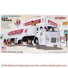 Atlantis White-Fruehauf Gas Truck Model Car Kit