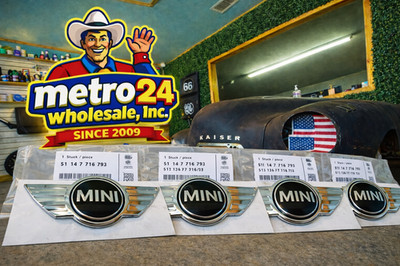 (4) Genuine Mini Cooper 14-18 F55 F56 F57 Frt Emblem 51147316703 same as dealer