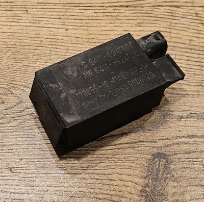 BMW 3 5 7 8 Series X3 X5 E53 Z4 Auxiliary Fan Sensor f. AUC Relay 