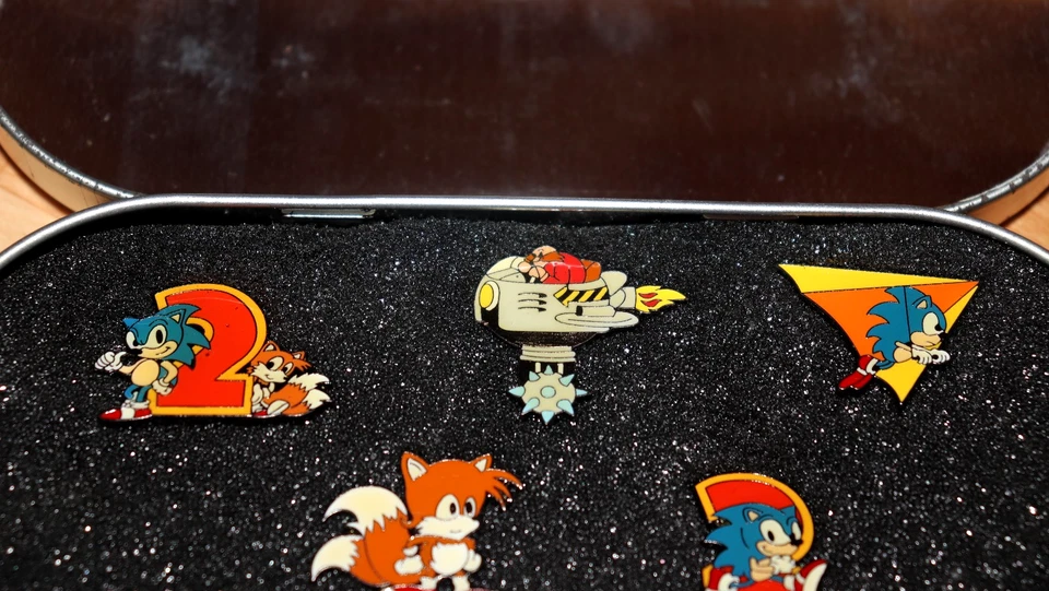 1991 Sonic the Hedgehog 2 SEGA Sega Genesis Vintage very Rare Pin / Badge Set - Image 4 of 4