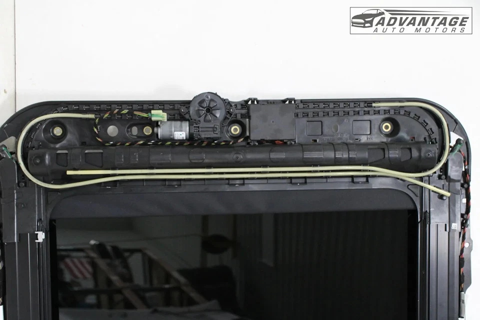 Volkswagen Tiguan 2018-2024 techo corredizo panorámico techo corredizo ventana vidrio y motor OEM Foto 3 de 4