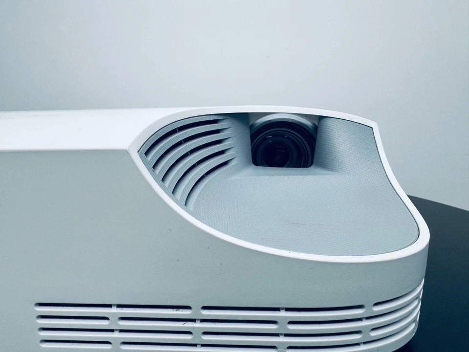 Casio HDMI Projector XJ-V1 - 2700 Lumens - FHD VGA/HDMI - Up to 20000 Lamp Hours - Image 3 of 4