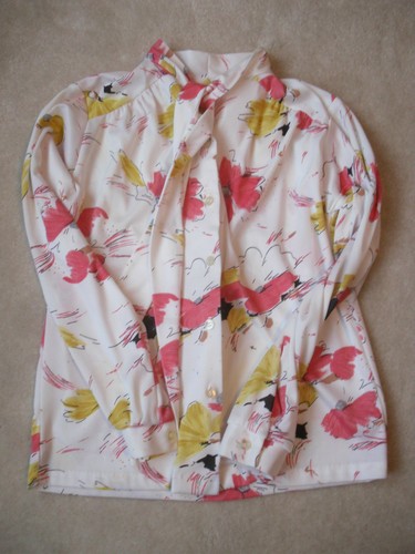 VINTAGE Long Sleeve Button Up Blouse w/Bow tie neck 60s 70s STUNNING Watercolors - Picture 8 of 12