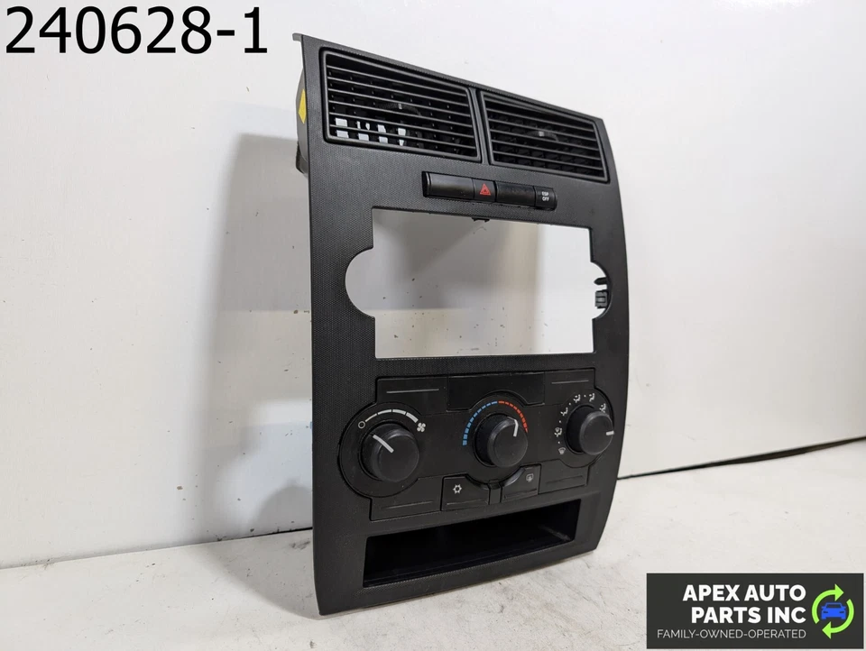 OEM 2006 Dodge Charger 3.5L NAVIGATION Radio Trim Bezel With Climate Control Foto 2 de 4