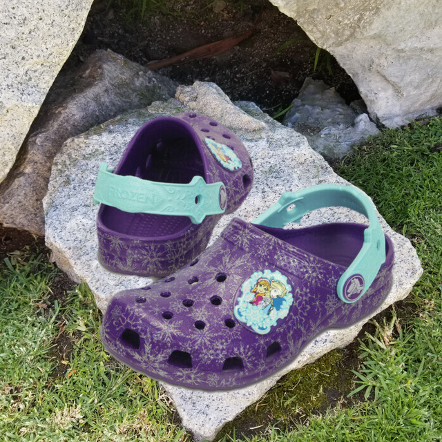 crocs classic clog neon purple
