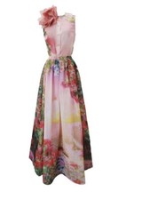Floral 2 piece skirt set perfect for wedding guest or brunch outfit.