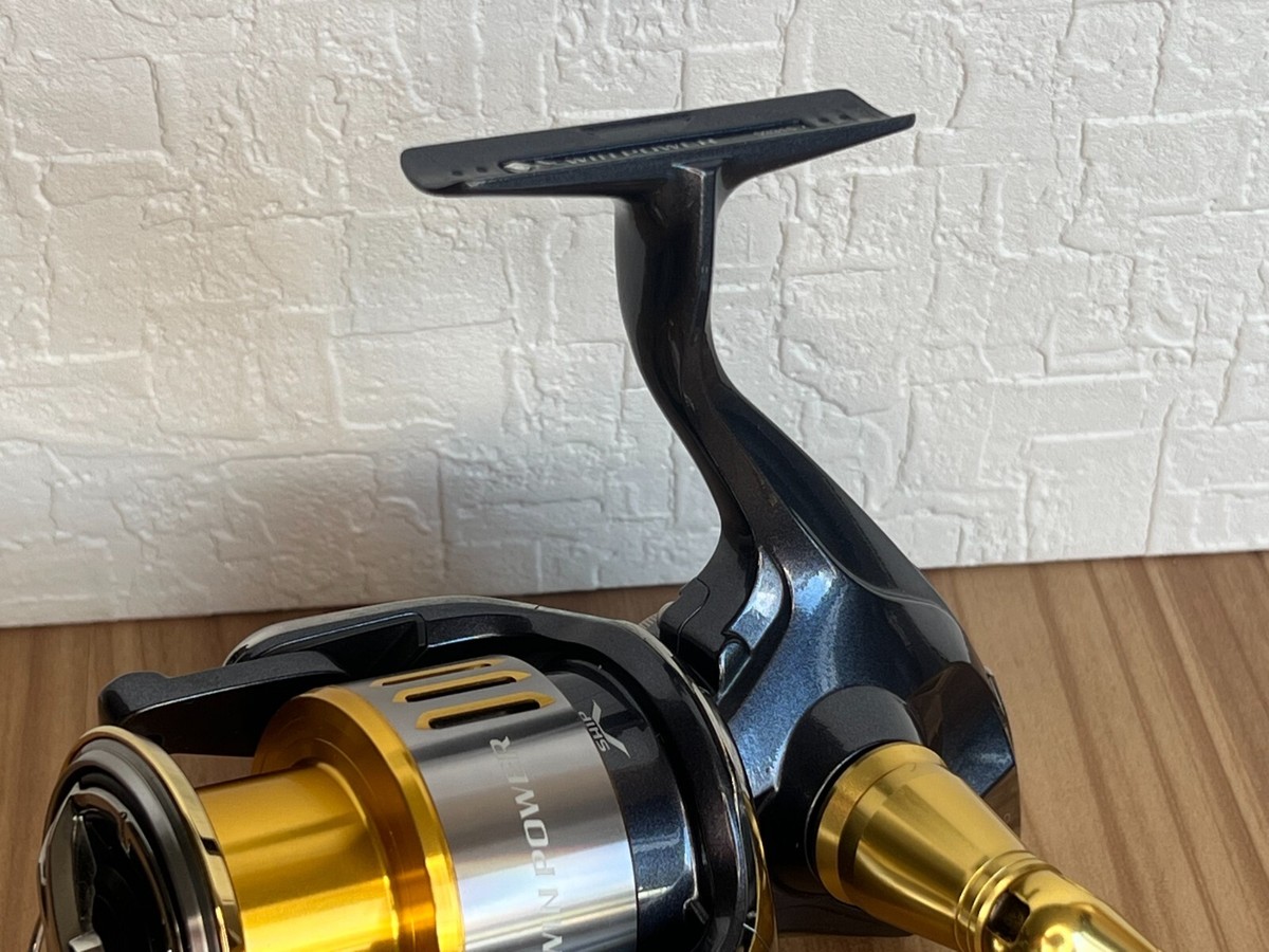 Shimano 15 TWIN POWER SW 4000 XG Spinning Jigging Game Reel Shimano 15 TWIN POWER SW 4000 XG Spinning Jigging Game Reel