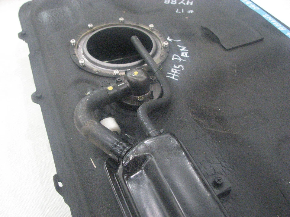 Fuel GasTank 03 04 05 06 Hyundai Accent 04 05 06 Dodge Verna (W/ Pan In Tank) Foto 4 de 4