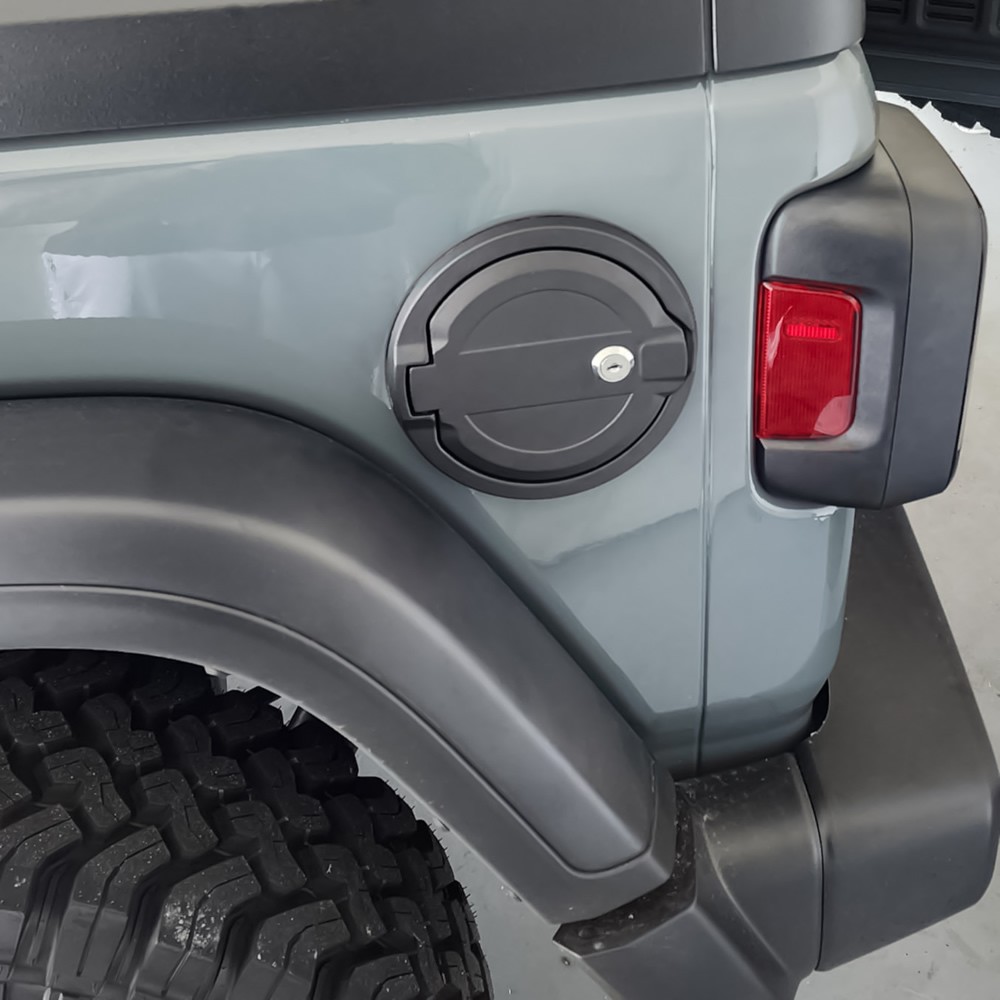 Aluminum Locking Fuel Door Gas Tank Cap Cover For Jeep Wrangler JL 2018-24 thumbnail 10