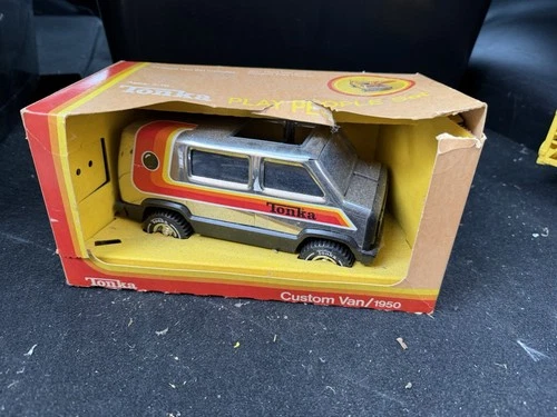 Tonka Diecast Custom Van/1950 Play People Set Gray Red Yellow Toy Vehicle Boxed