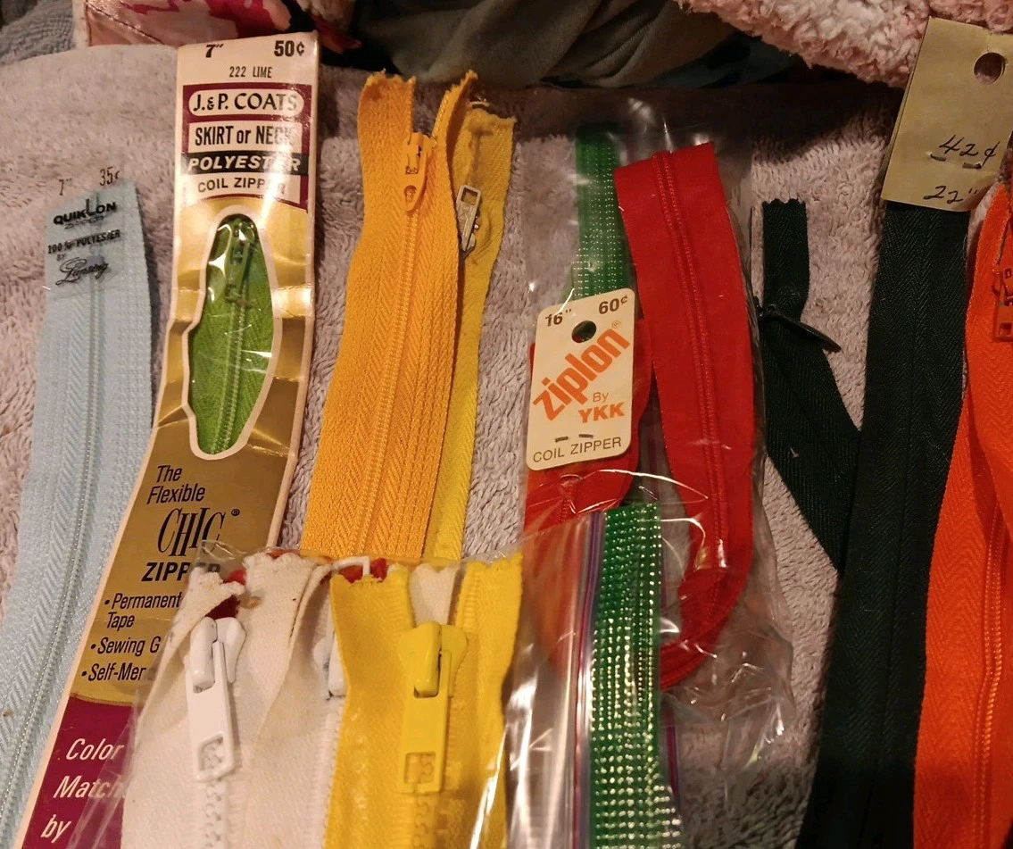 Vintage Sewing -12 Assorted Colors Zippers- 22
