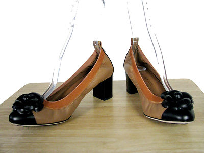 $925 CHANEL BEIGE/BLACK CAMELLIA LOGO PUMP HEELS 39 NIB | eBay