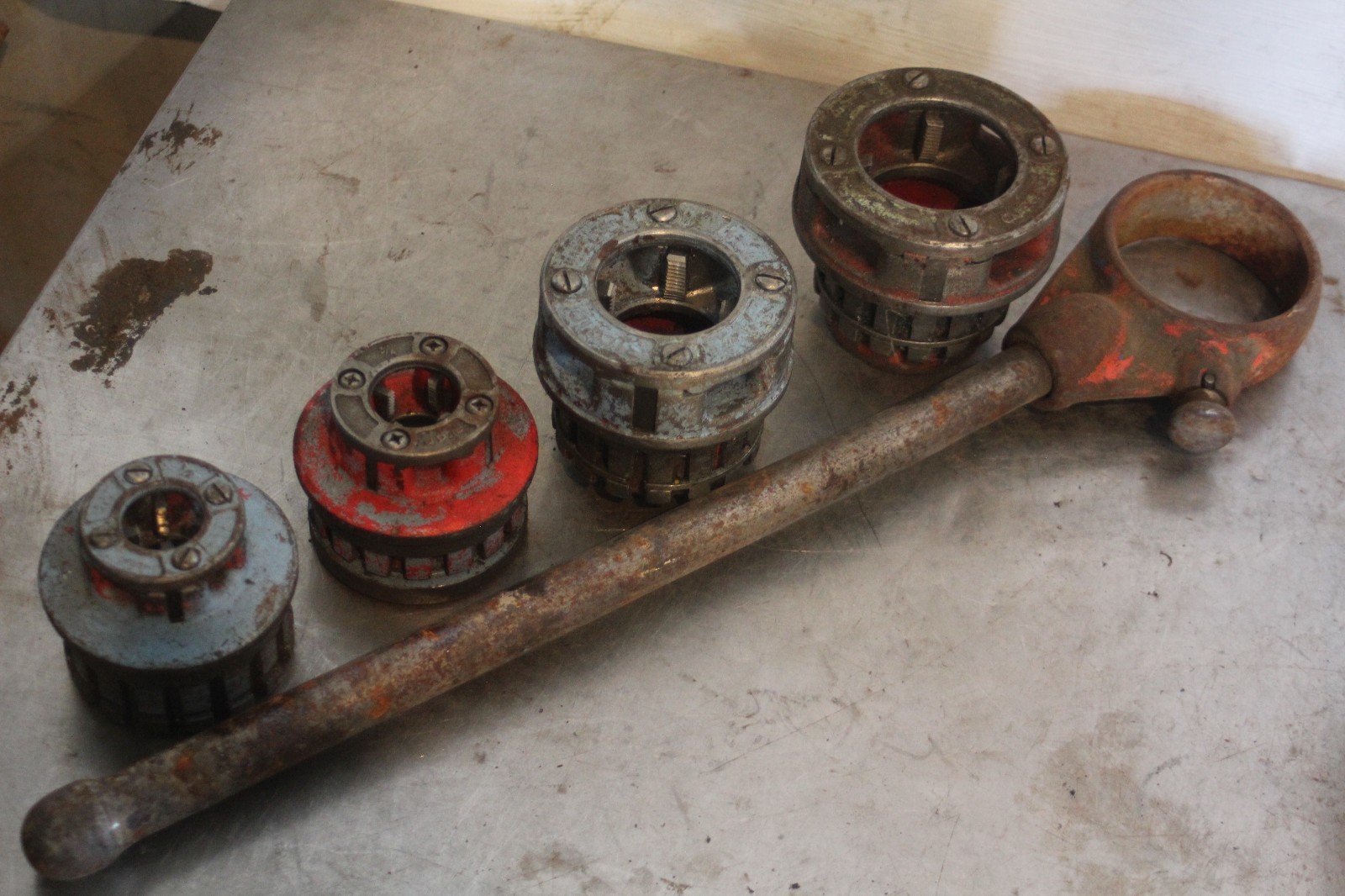 Ridgid 12R Pipe Threader Set for sale Only 2 left at 75