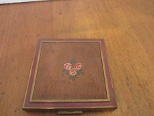 American Vintage Powder Compact Floral Design Vintage  Compact 