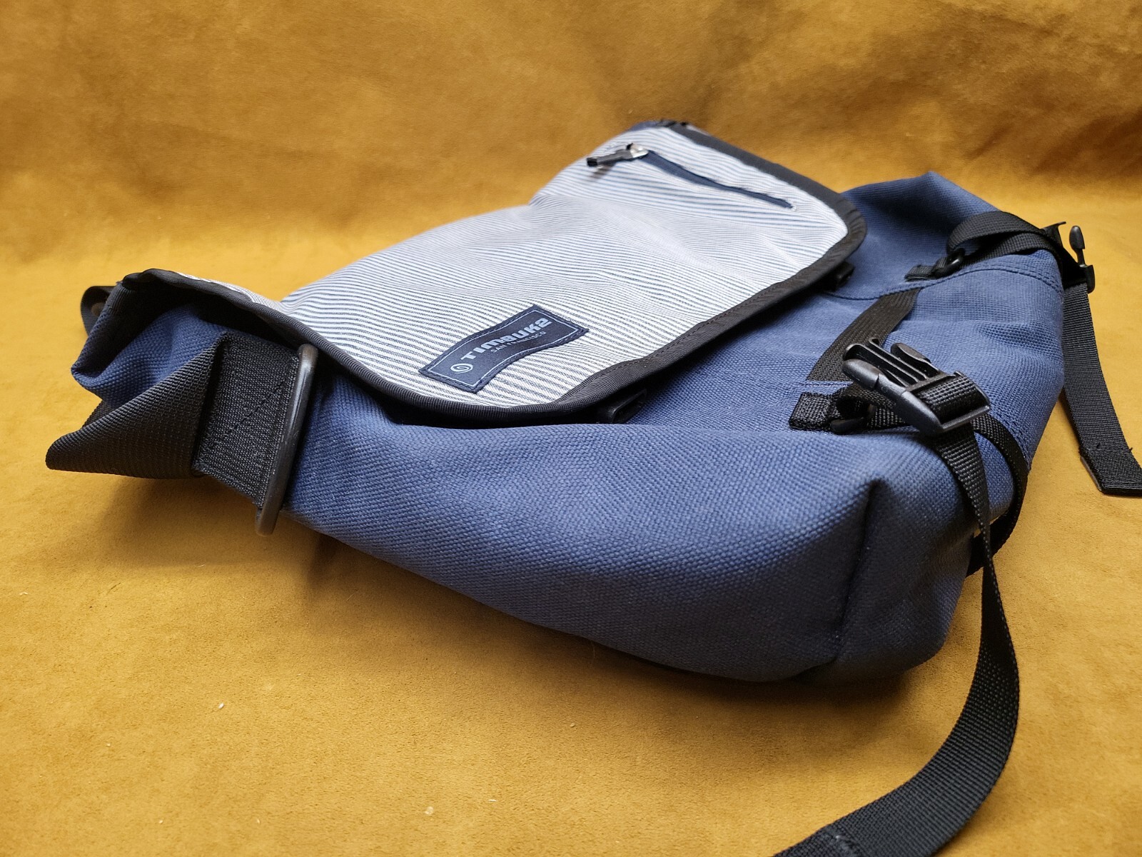 💥Timbuk2 San Francisco Mens Messenger Bag Pinstripe … Gem