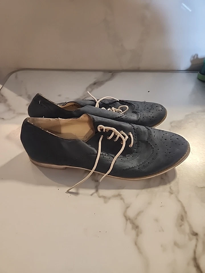 Zapatos Forever 21 para mujer talla 8 Oxford de gamuza con cordones azul marino crema Foto 2 de 4