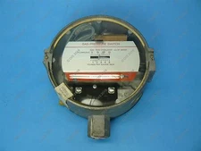Honeywell C437G1028 Gas Pressure Switch 1/2 to 5 PSI SPST On Rise New