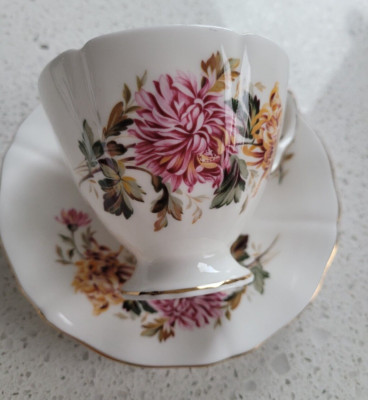 ROYAL ADDERLEY ENGLAND TEA CUP AND SAUCER Chrysanthemum