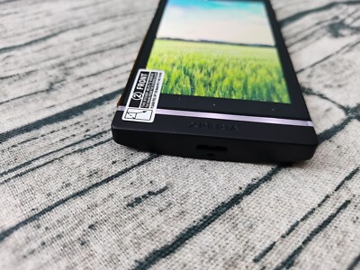 Sony Xperia S LT26i - 32GB - Black (Unlocked) Smartphone