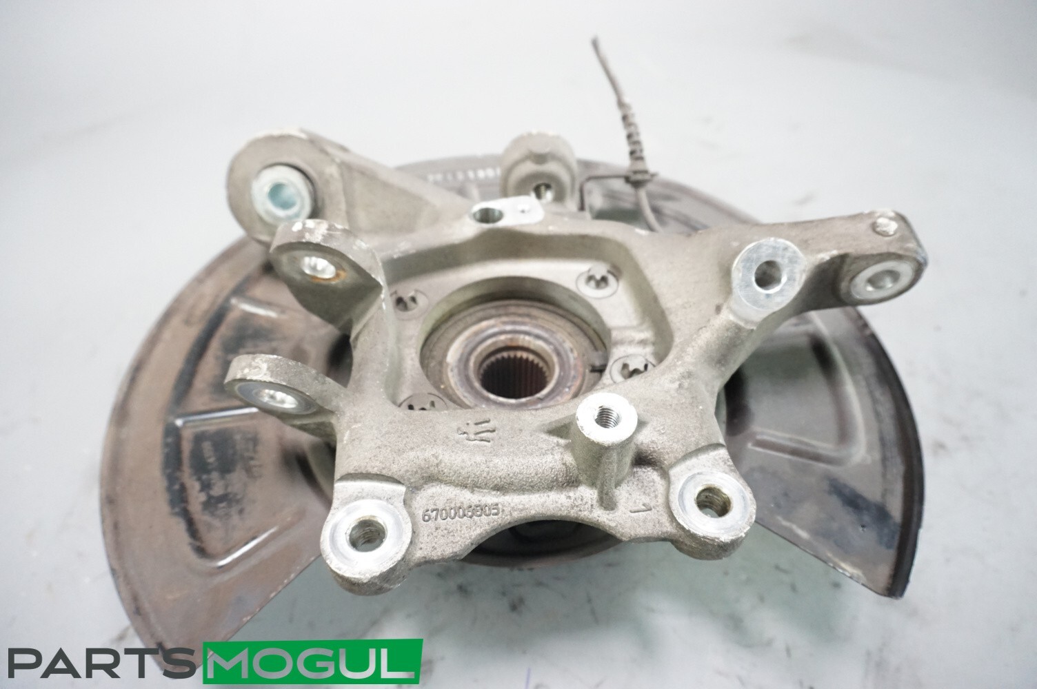 13-16 MASERATI QUATTROPORTE M156 RIGHT REAR SPINDLE KNUCKLE WHEEL HUB OEM