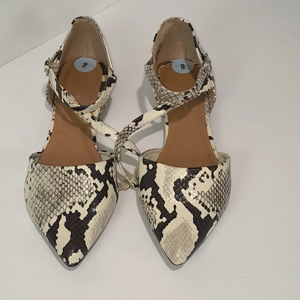 Madden Girl Shoes Womens 9 M Faux Snakeskin Pointed Toe Flats Strap Sandals - Image 2 of 4