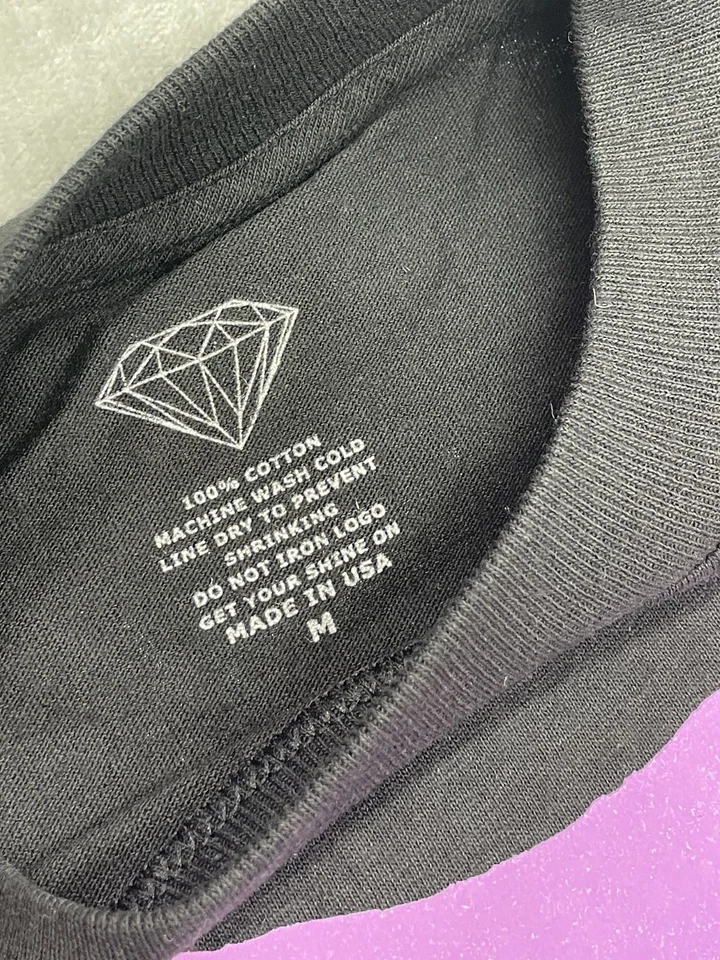 Camiseta Diamond Supply Co x Collab N.Y. Misfits Calavera Para Hombres M Negra Púrpura Dorada Foto 2 de 4