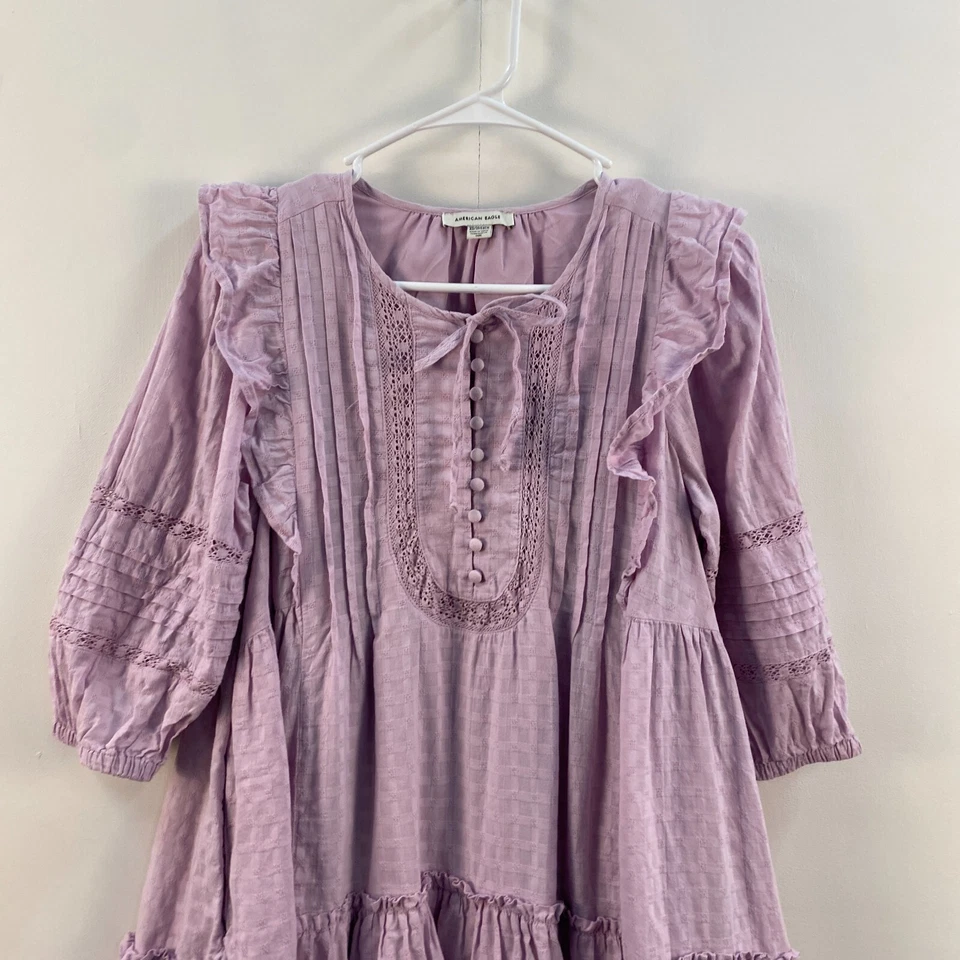 Vestido American Eagle XS para mujer manga 3/4 púrpura con volantes mini bolsillos plisados Foto 2 de 4