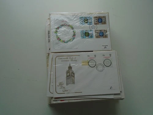 Great Britain: Circa 92 x 1970s commemorative first day covers. See pics below.