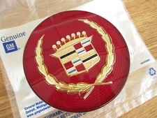 Nos 1989-1993 Cadillac Burgundy Center Cap W Gold Emblem For Wire Wheel Covers