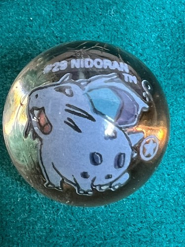 Vintage Pokemon #29 Nidoran 1st First Edition White Clear Glass Marbles ToyBiz - 第 1/4 張圖片