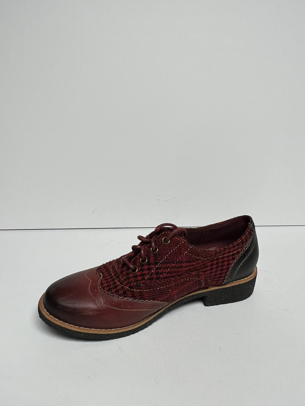Spring Step Womens Muggiasti Oxford Red 