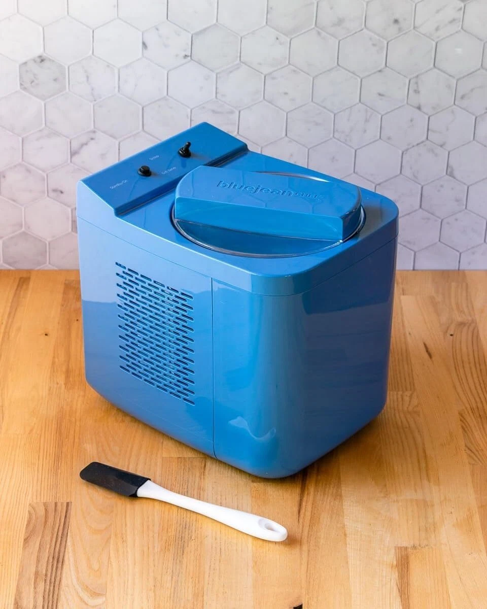 1-Quart Thermoelectric Ice Cream Maker Compact Home Dessert Machine Easy to Use