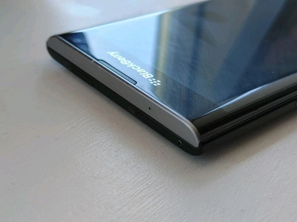 BlackBerry PRIV Berry Priv - 32GB - Black 4G phone - Image 4 of 4