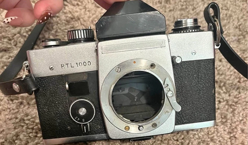 Corpo da câmera de filme Exakta RTL 1000 35mm apenas para peças ou reparos - Imagem 3 de 3