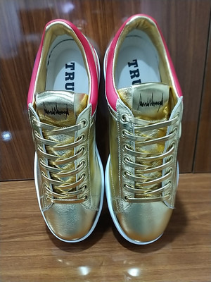 Never Surrender #136 Of 1000 Size 7 Rare NFT Trump Low Top Gold Sneakers Shoes