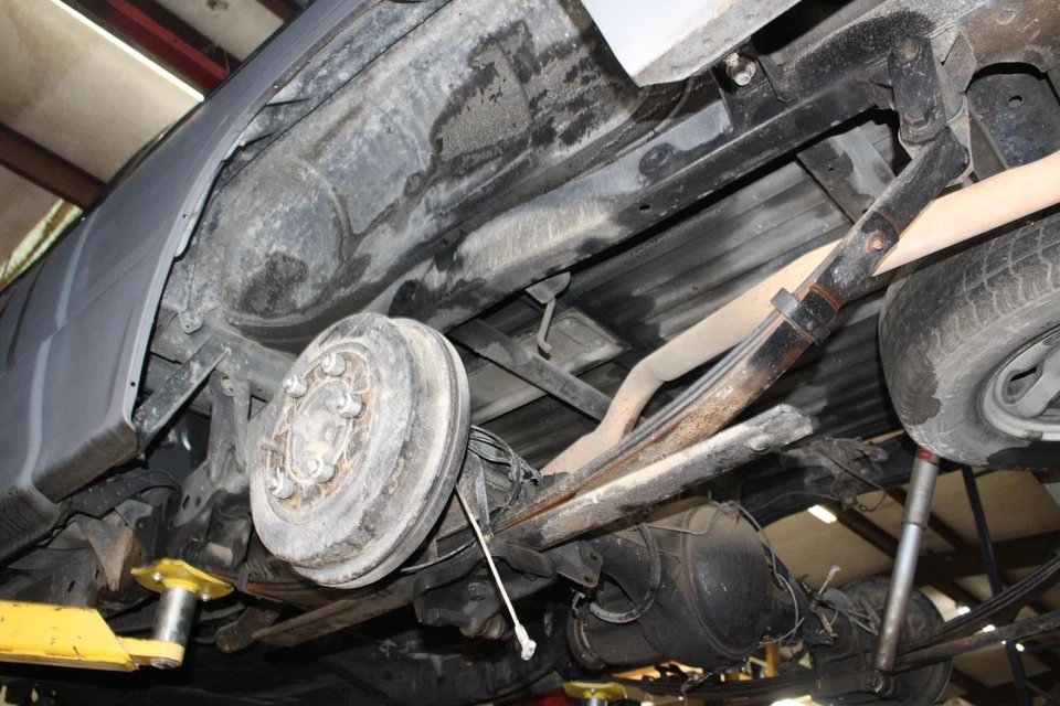 Muelle hoja trasero izquierdo conductor mazda b-2600 87-93 Foto 2 de 4