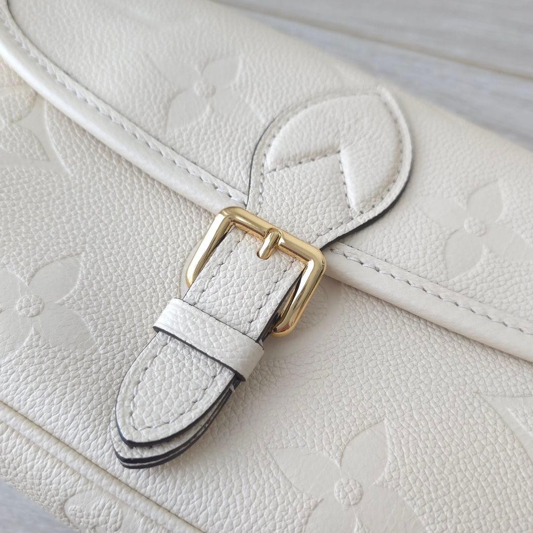 Very beautiful item [Louis Vuitton] Monogram Empreinte Diane shoulder bag image 8