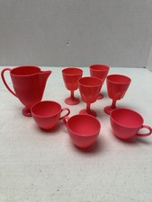 Vtg Childrens Tea Set Pitcher  7 Cups Bright Pink Plastic Set of 8 Pieces