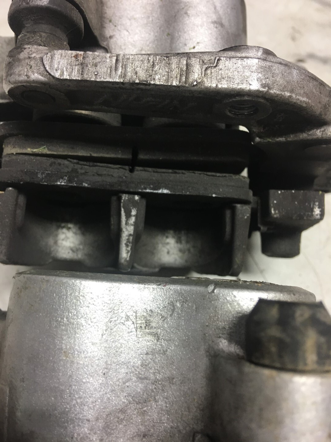 Road Passion Bremsbeläge Vorne Für Honda GL1500 C Valkyrie 1997-2003 | Semi-metallisch | 2 Paare (4 Beläge)