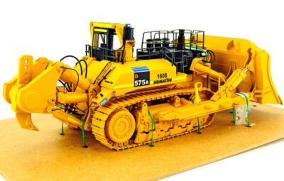 Komatsu D575A SD Super Dozer Ripper - ALCOA HiMoBo 1:50 Scale