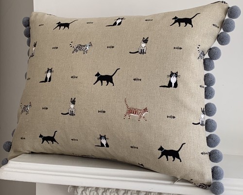 SOPHIE ALLPORT ‘Purrfect’ Cats Grey/Beige Feather Pompom Cushion 30x40cm - Picture 3 of 5