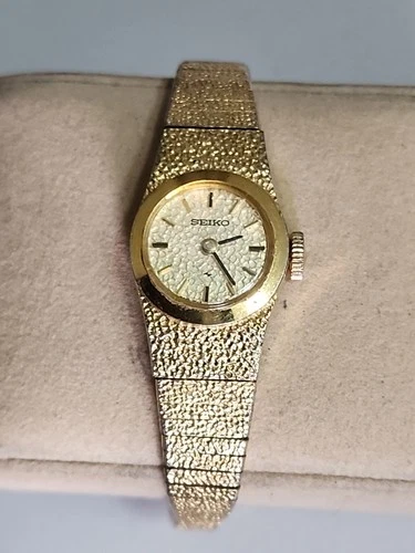 Vintage Seiko Quartz Gold Tone Ladies Watch 11-0459 New Battery