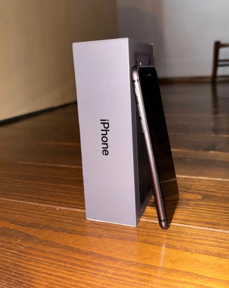 Apple iPhone 8 - 64GB - Grigio Siderale (Sbloccato) - Immagine 2 di 2