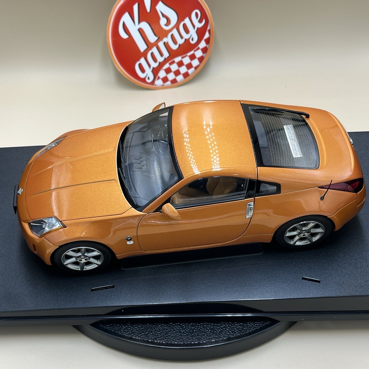 AUTOart 1/18 Nissan Fairlady Z 350Z Z33 2002 RH Drive Sunset