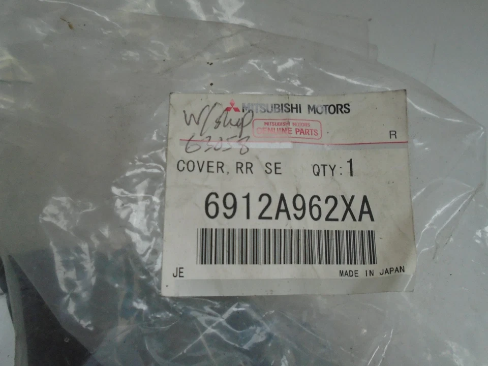 Genuine Mitsubishi Outlander PHEV 2013-21 Rear Right Seat Cushion 6912A962XA - Image 2 of 4