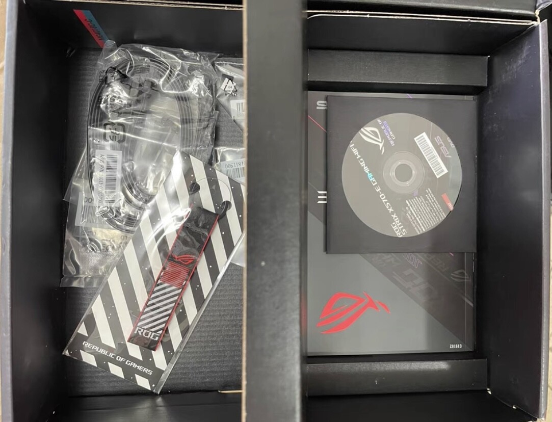 ASUS ROG STRIX X570-E GAMING WIFI II Motherboard AMD Ryzen 5000