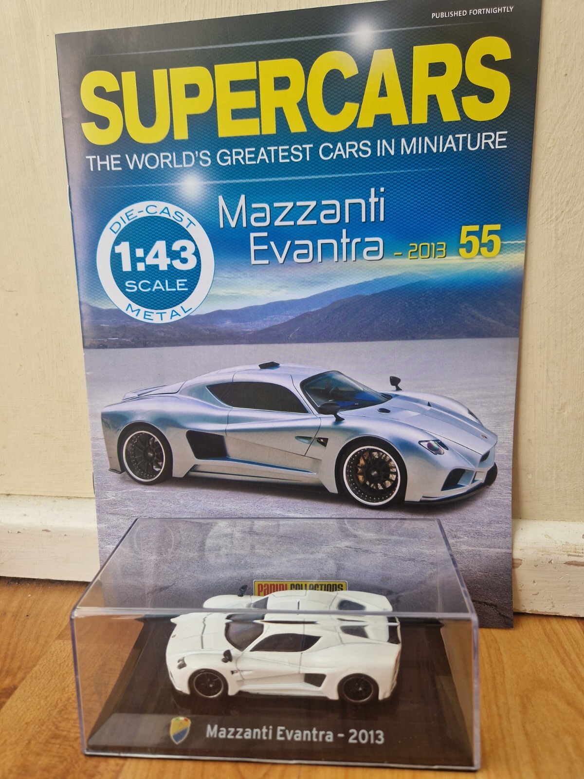 1/43 Panini Supercars 2013 Mazzanti Evantra Diecast Model Car #55 with Magazine