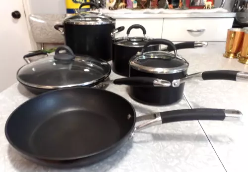 9 PC. CIRCULON PREMIER PROFESSIONAL HARD ANODIZED COOKWARE SET